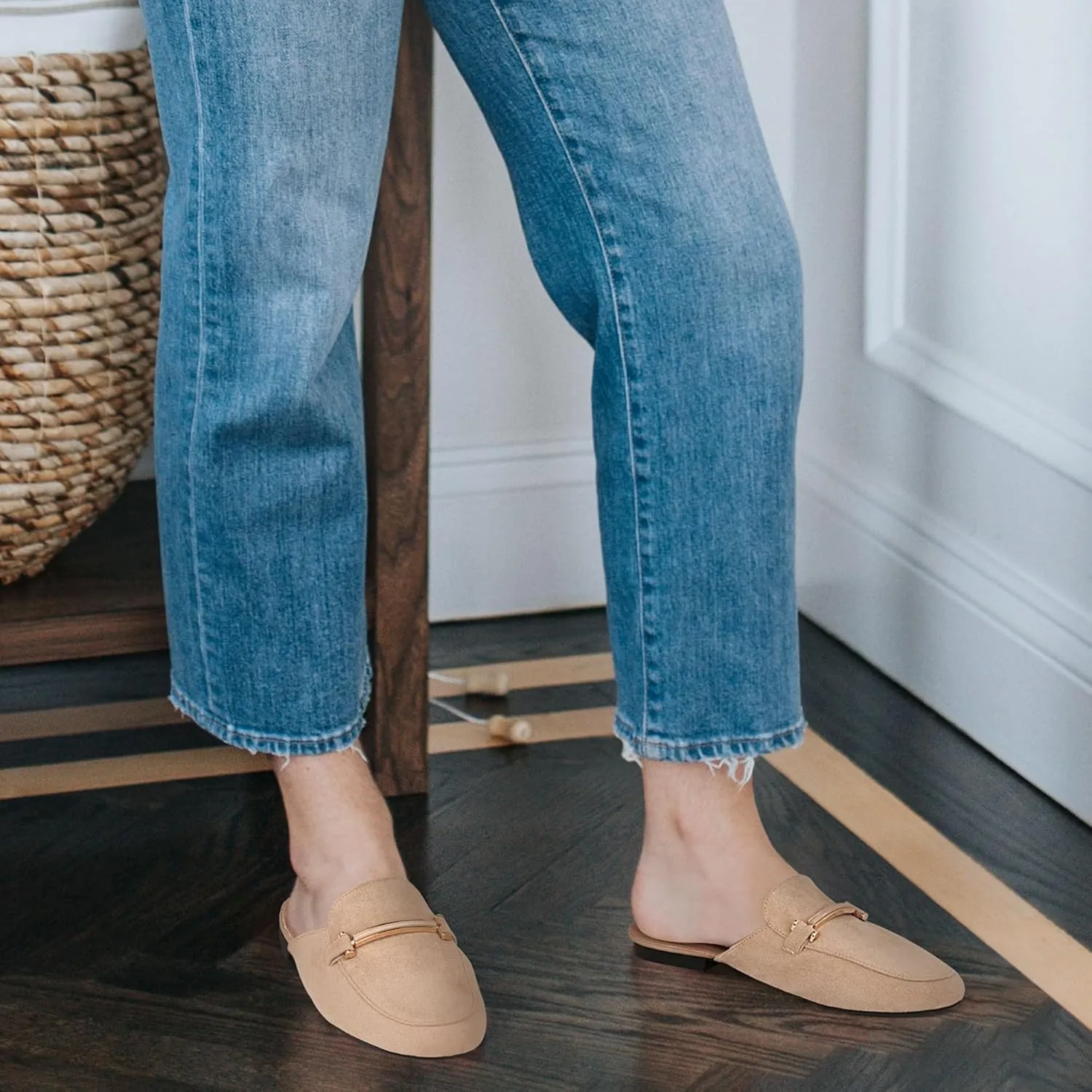 Alicegana Mules for Women Flats Shoes: Comfortable Closed Toe Slip on Mules 2025 Dressy Business Buckle Loafers