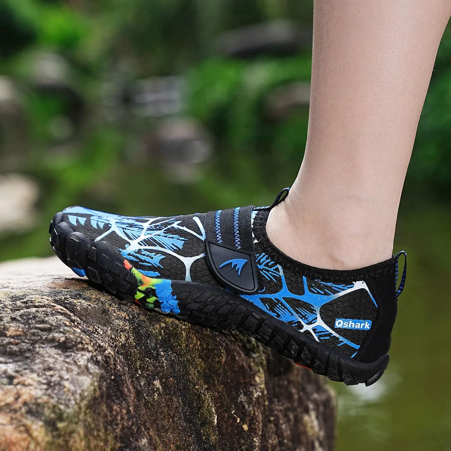 Boys Girls Water Shoes Kids Lightweight Aqua Socks Barefoot Quick Dry Hiking Walking Sneakers Slip On Sandals for Beach Pool Swim (Little Kid/Big Kid)