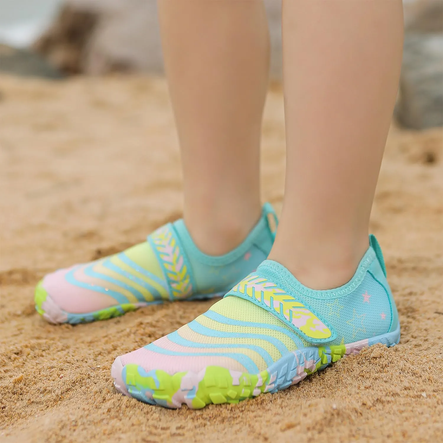 Boys Girls Water Shoes Kids Lightweight Aqua Socks Barefoot Quick Dry Hiking Walking Sneakers Slip On Sandals for Beach Pool Swim (Little Kid/Big Kid)