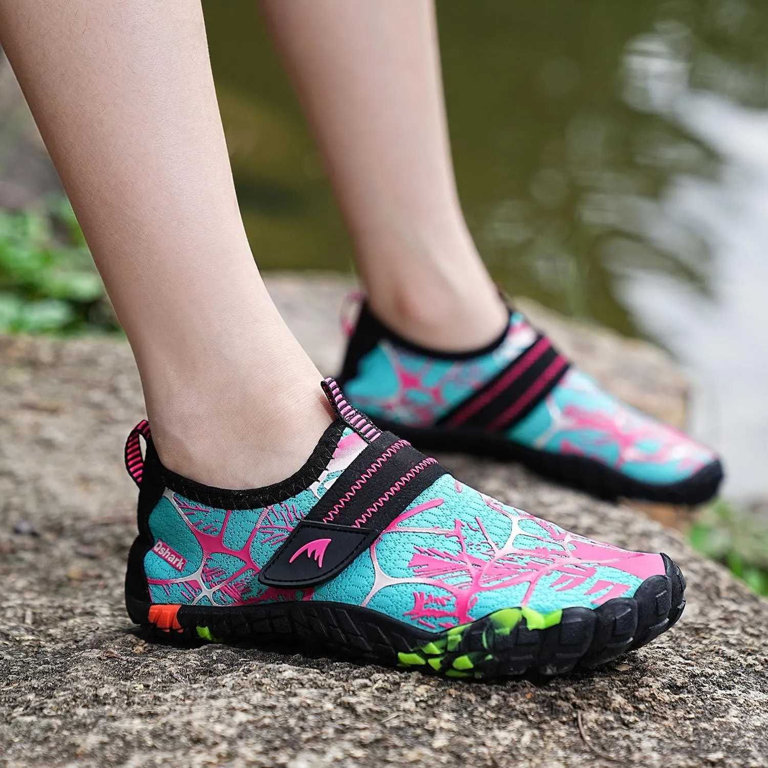 Boys Girls Water Shoes Kids Lightweight Aqua Socks Barefoot Quick Dry Hiking Walking Sneakers Slip On Sandals for Beach Pool Swim (Little Kid/Big Kid)
