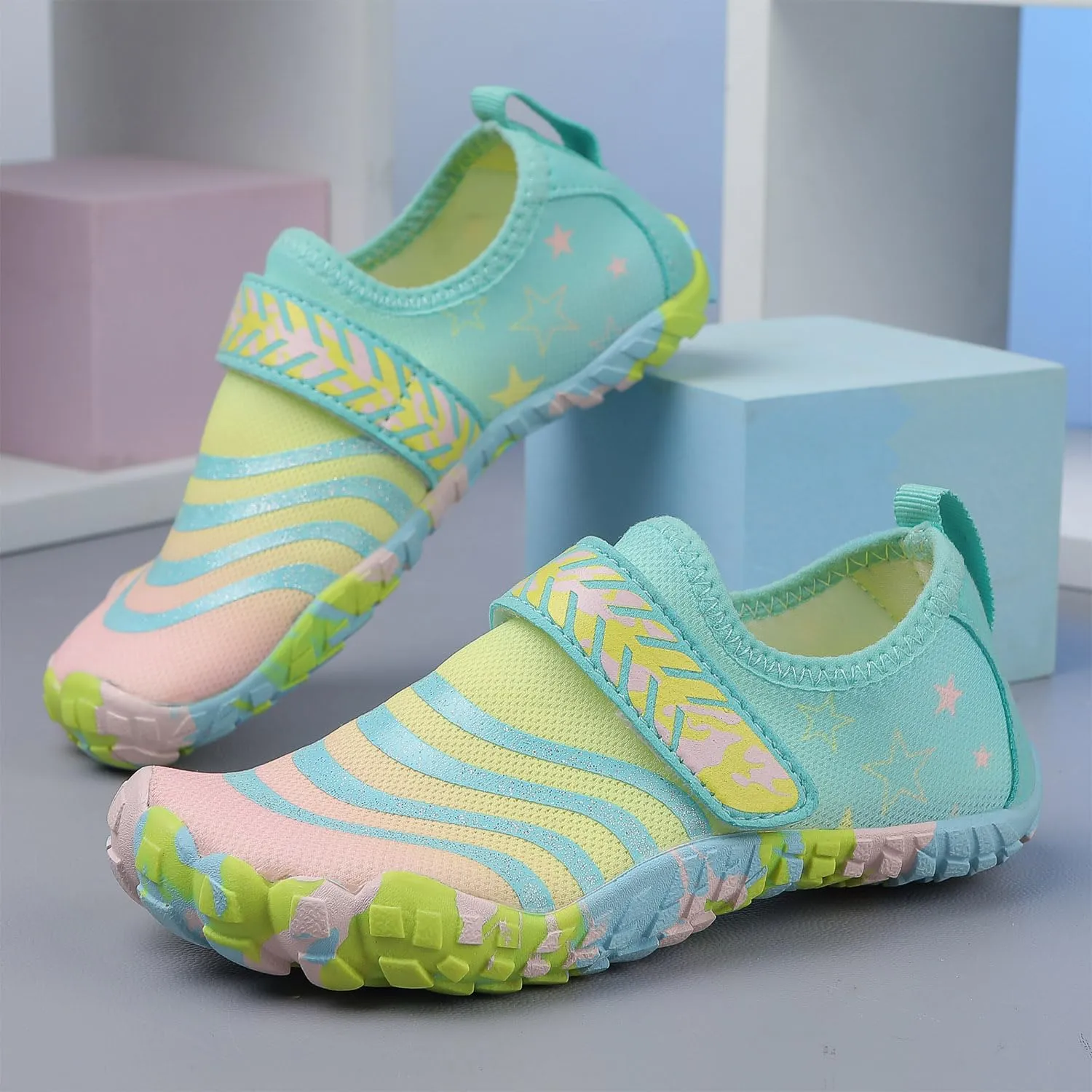 Boys Girls Water Shoes Kids Lightweight Aqua Socks Barefoot Quick Dry Hiking Walking Sneakers Slip On Sandals for Beach Pool Swim (Little Kid/Big Kid)