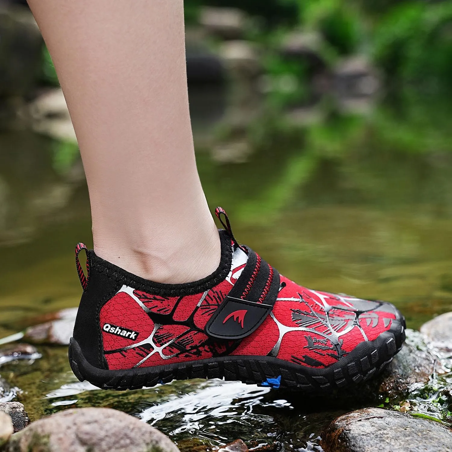Boys Girls Water Shoes Kids Lightweight Aqua Socks Barefoot Quick Dry Hiking Walking Sneakers Slip On Sandals for Beach Pool Swim (Little Kid/Big Kid)