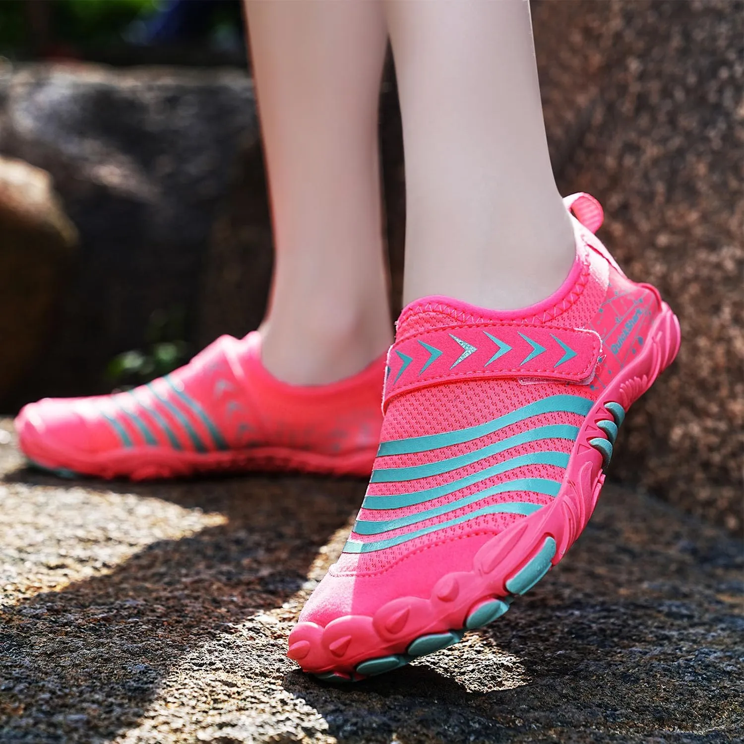 Boys Girls Water Shoes Kids Lightweight Aqua Socks Barefoot Quick Dry Hiking Walking Sneakers Slip On Sandals for Beach Pool Swim (Little Kid/Big Kid)