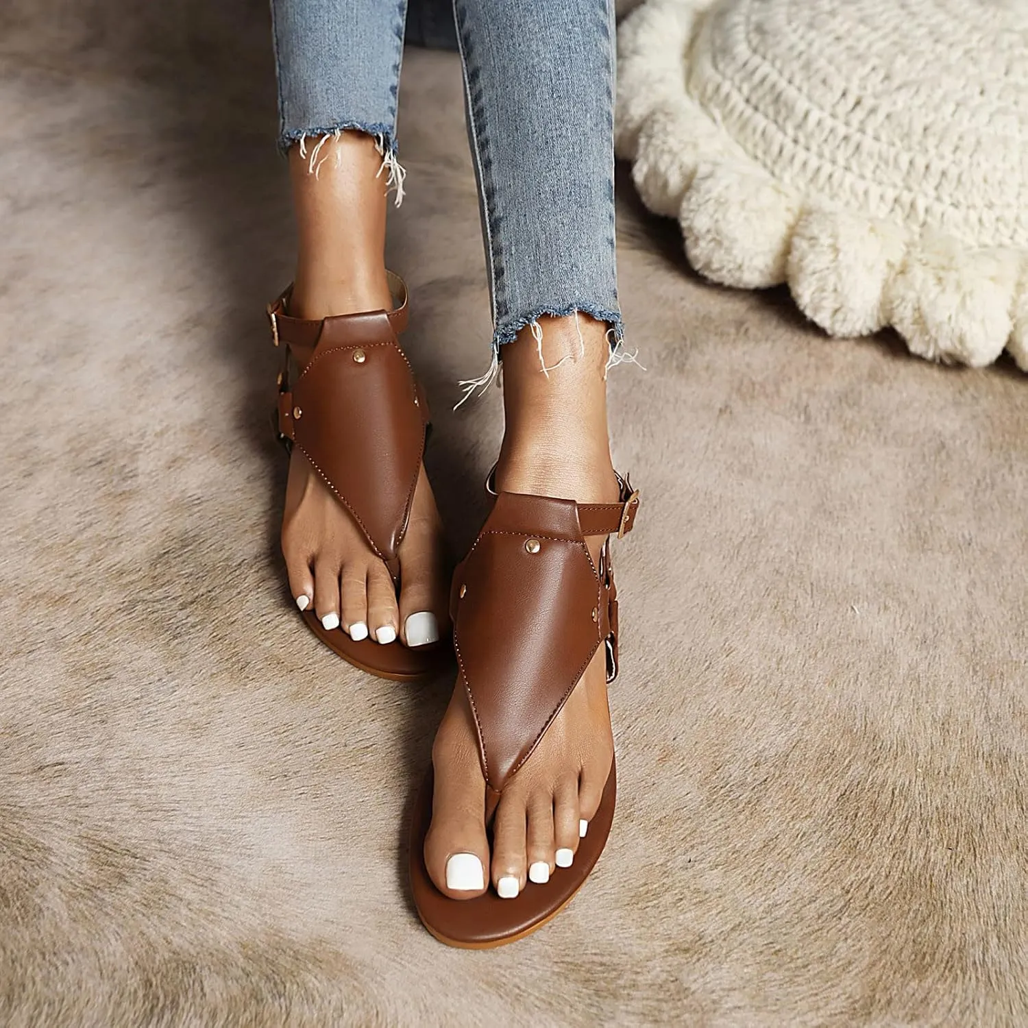 Gladiator Flat Sandal for Women Fashion Snakeskin Print Thong Strap Buckle Clip Toe Studded Roman Shoes Summer Comfortable Casual Beach Shoes