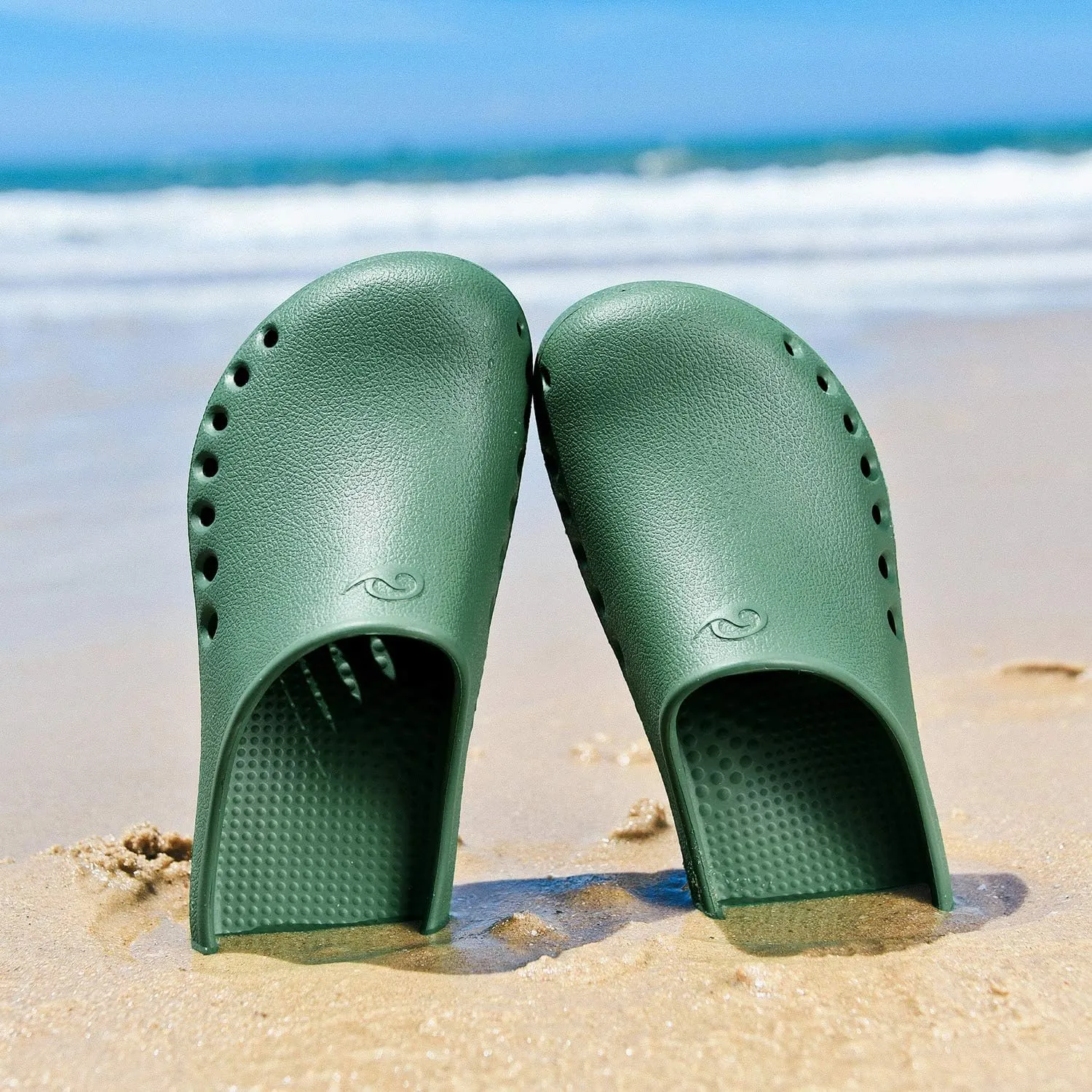 GOOBON Arch Support Sandals Nursing Shoes Garden Clogs for Women Men Waterproof Slip on Beach Slippers Unisex (US5.5-14 B(M)