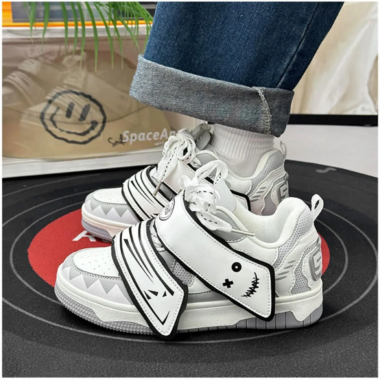 Graffiti Happy Face Hook & Loop Sneakers Women Skate Shoes Y2K Aesthetic Height Increase Casual Outfit Walking Shoes