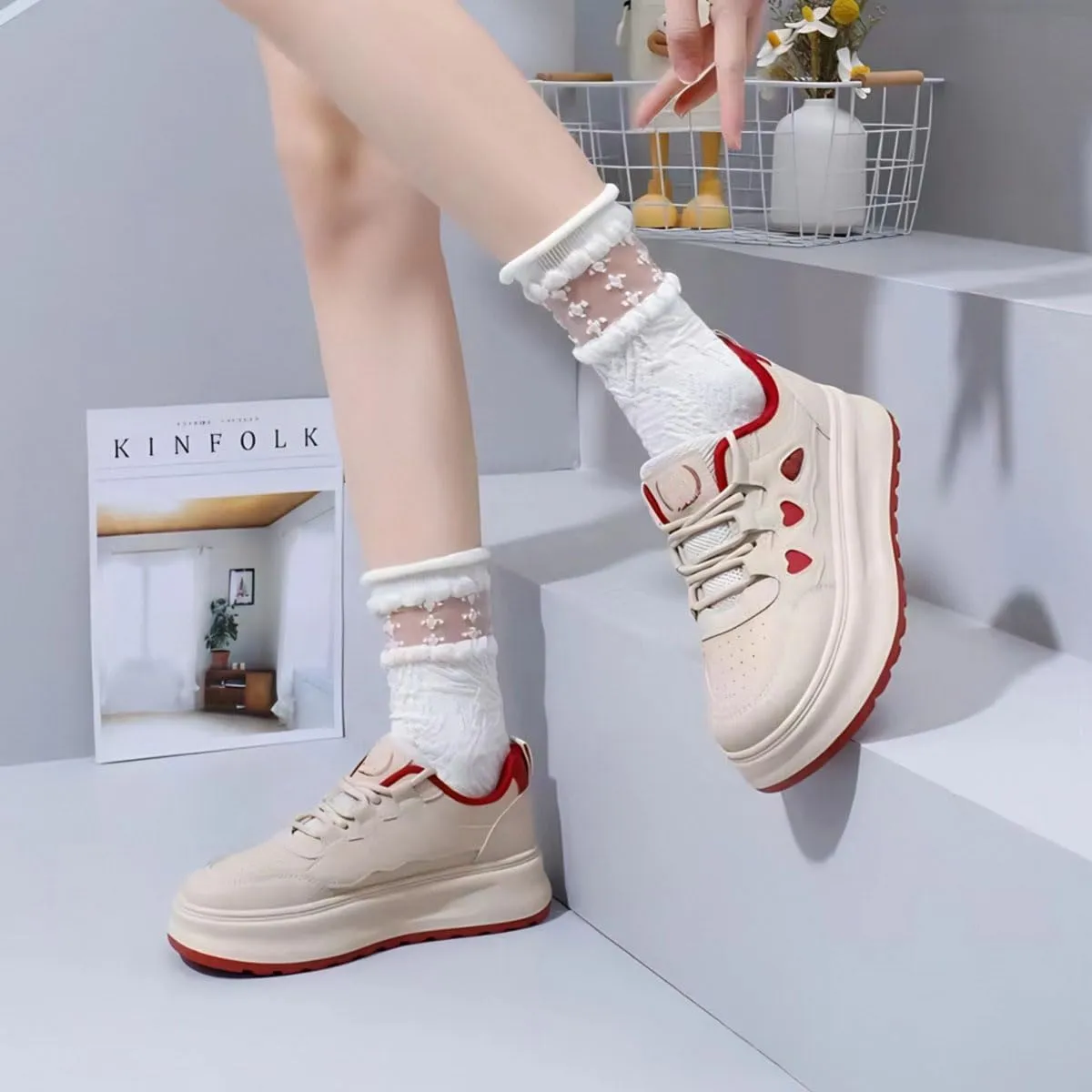 Heart Sneakers for Women & Girls Cute Platform 4cm Walking Shoes for Travel & Gift Giving