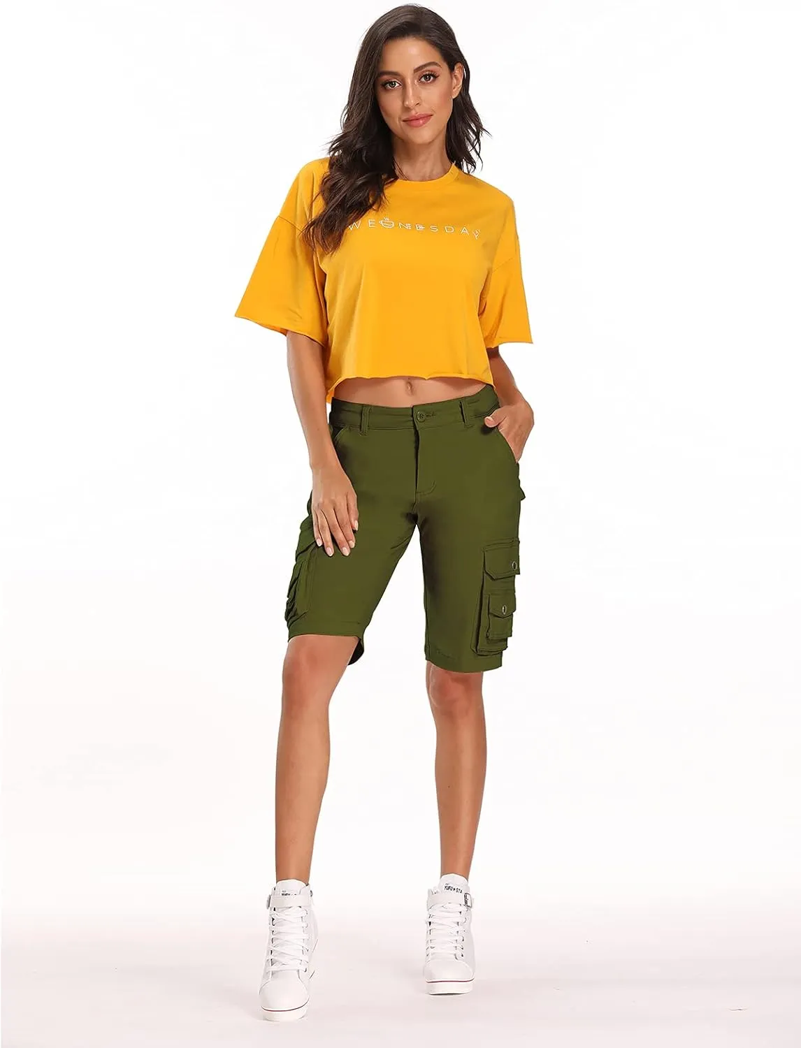 OCHENTA Women's Casual Multi-Pockets Bermuda Cargo Shorts Camo Knee Length Summer Hiking Shorts