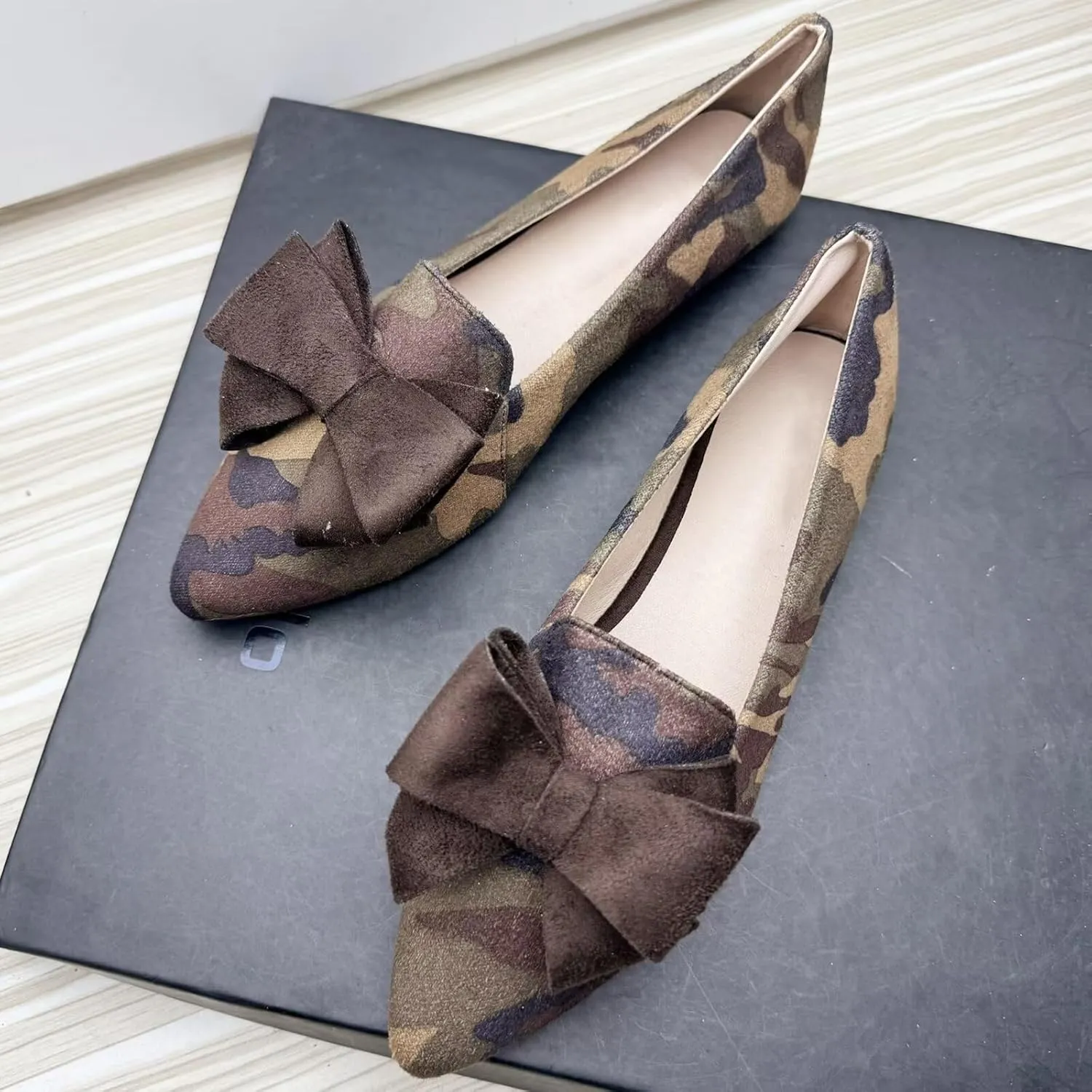 WENJIAZHIZHI Women's Pointed Toe Suede Bow Loafers Comfortable Ballet Flats Soft Office Lady Shoes Low-Heel Walking Slip-ons