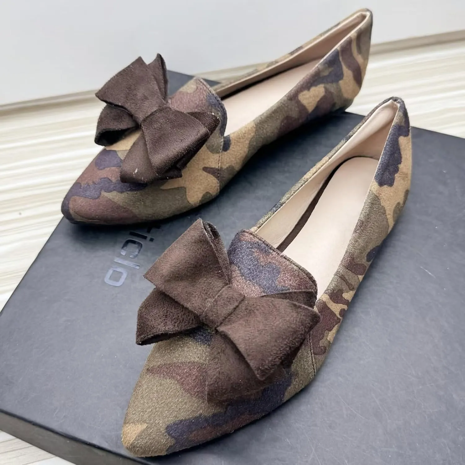 WENJIAZHIZHI Women's Pointed Toe Suede Bow Loafers Comfortable Ballet Flats Soft Office Lady Shoes Low-Heel Walking Slip-ons