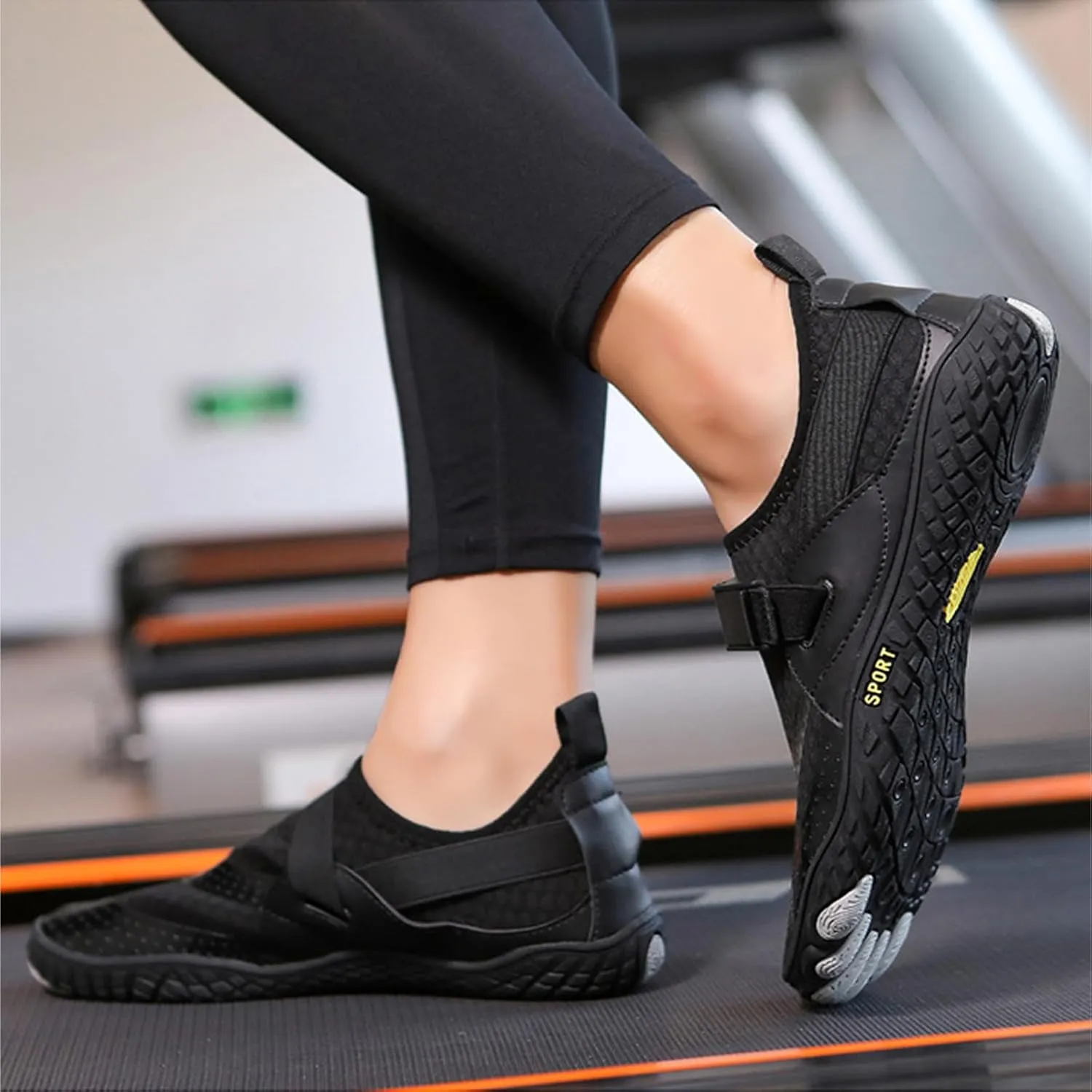 Womens and Mens Water Shoes Breathable Quick-Dry Soft Cushion Barefoot Aqua Socks for Hiking Swimming Beach Wading Surfing Yoga Sport Elastic Band Water Shoe for Men Women Summer Wear Comfy