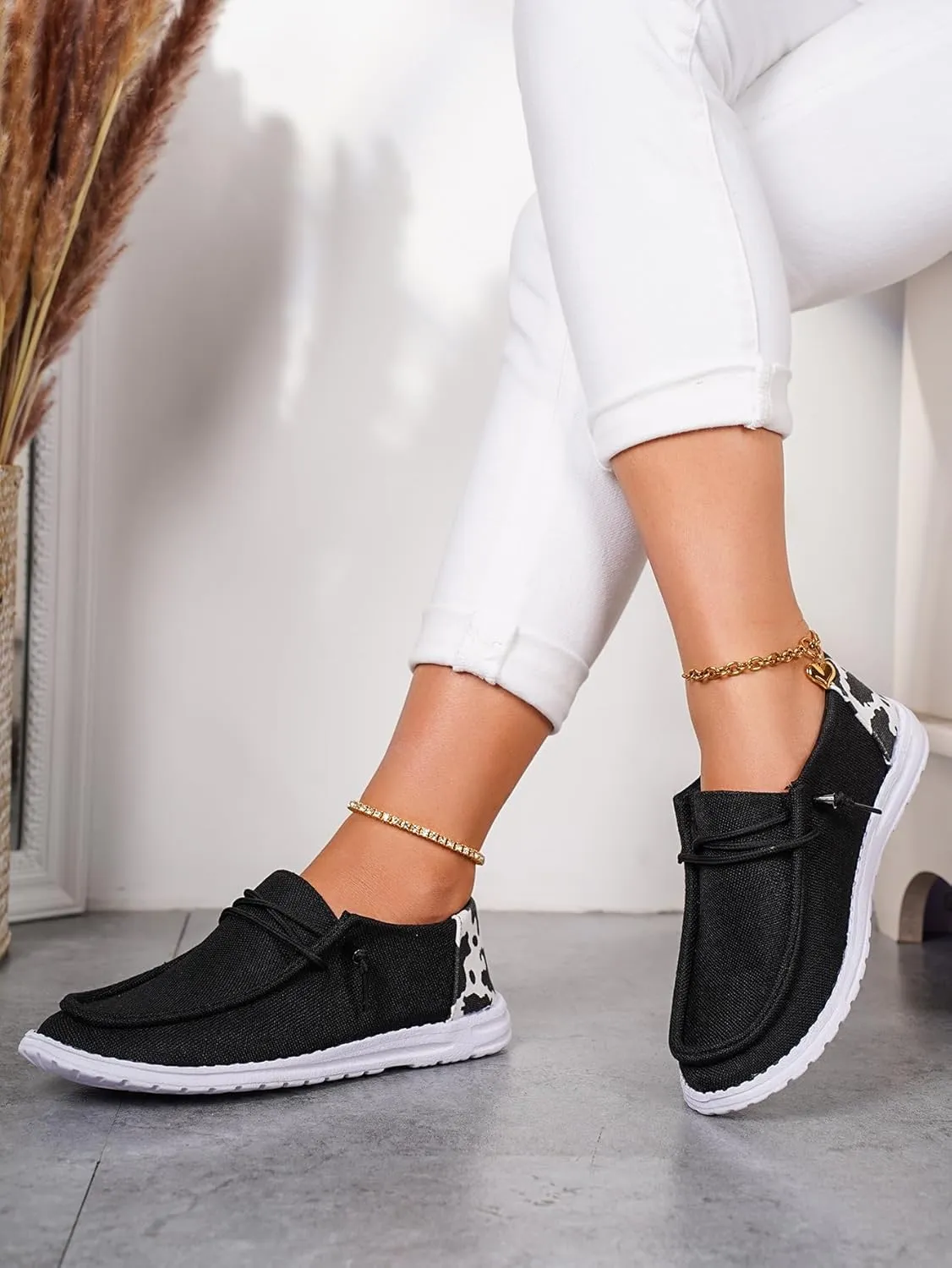 Women's Black Canvas Flat Loafers with Versatile Pattern Back Fabric Decor Lace-up Slip-on Sneakers Ultralight Breathable Casual Sports Shoes for Adults/Teenagers, Couple Boat Shoes, Plaid/Star/Cow