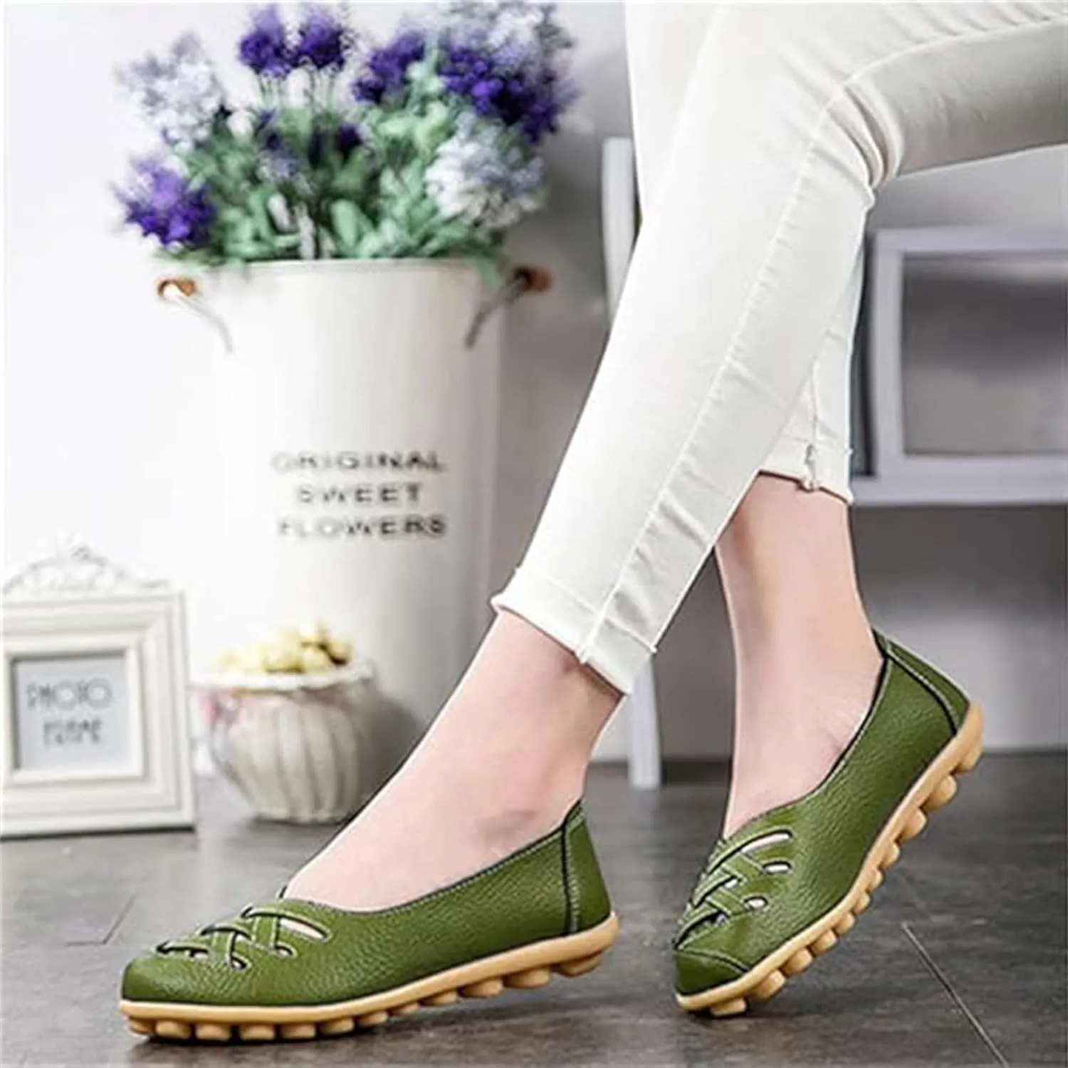 Women's Hollow Out Comfortable Leather Loafers Casual Round Toe Moccasins Wild Driving Flats Soft Walking Boat Shoes Women