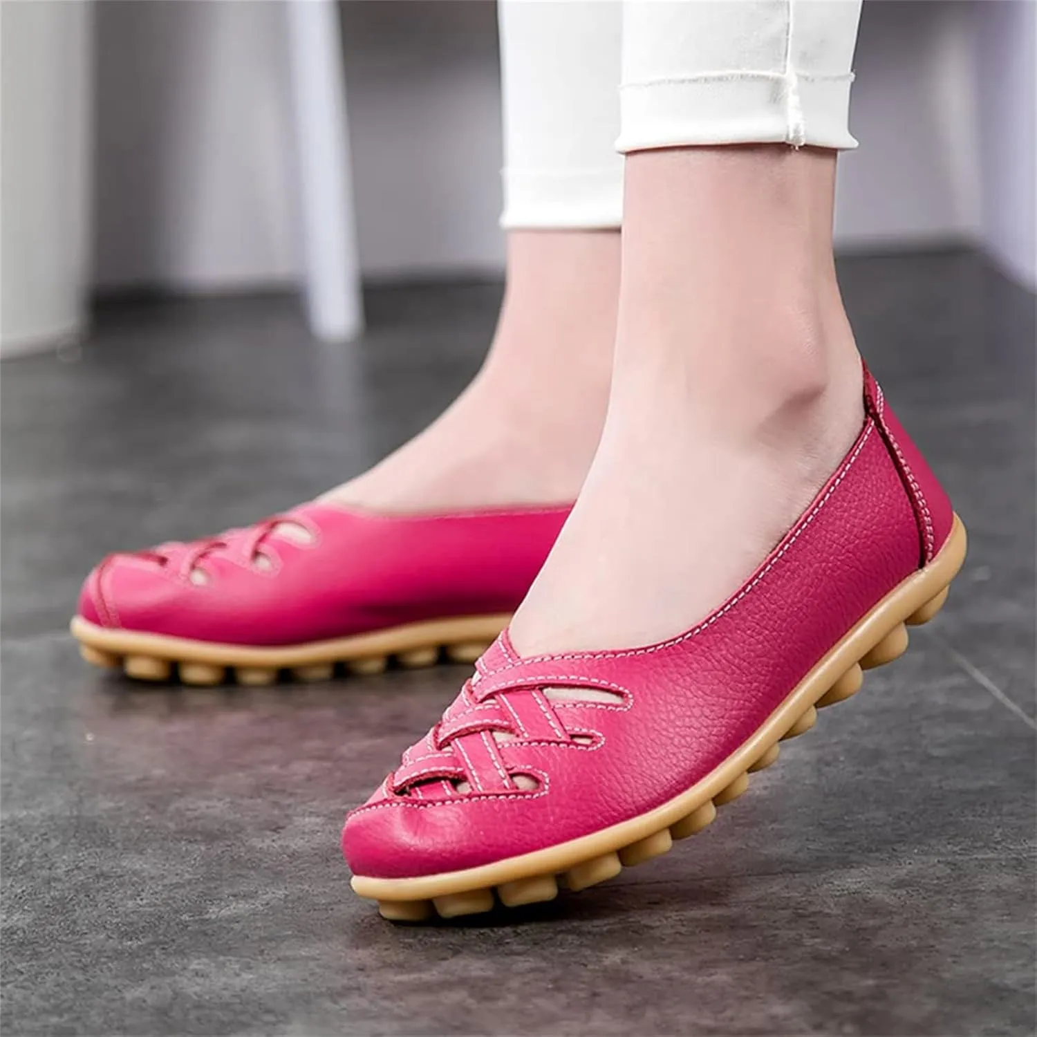 Women's Hollow Out Comfortable Leather Loafers Casual Round Toe Moccasins Wild Driving Flats Soft Walking Boat Shoes Women