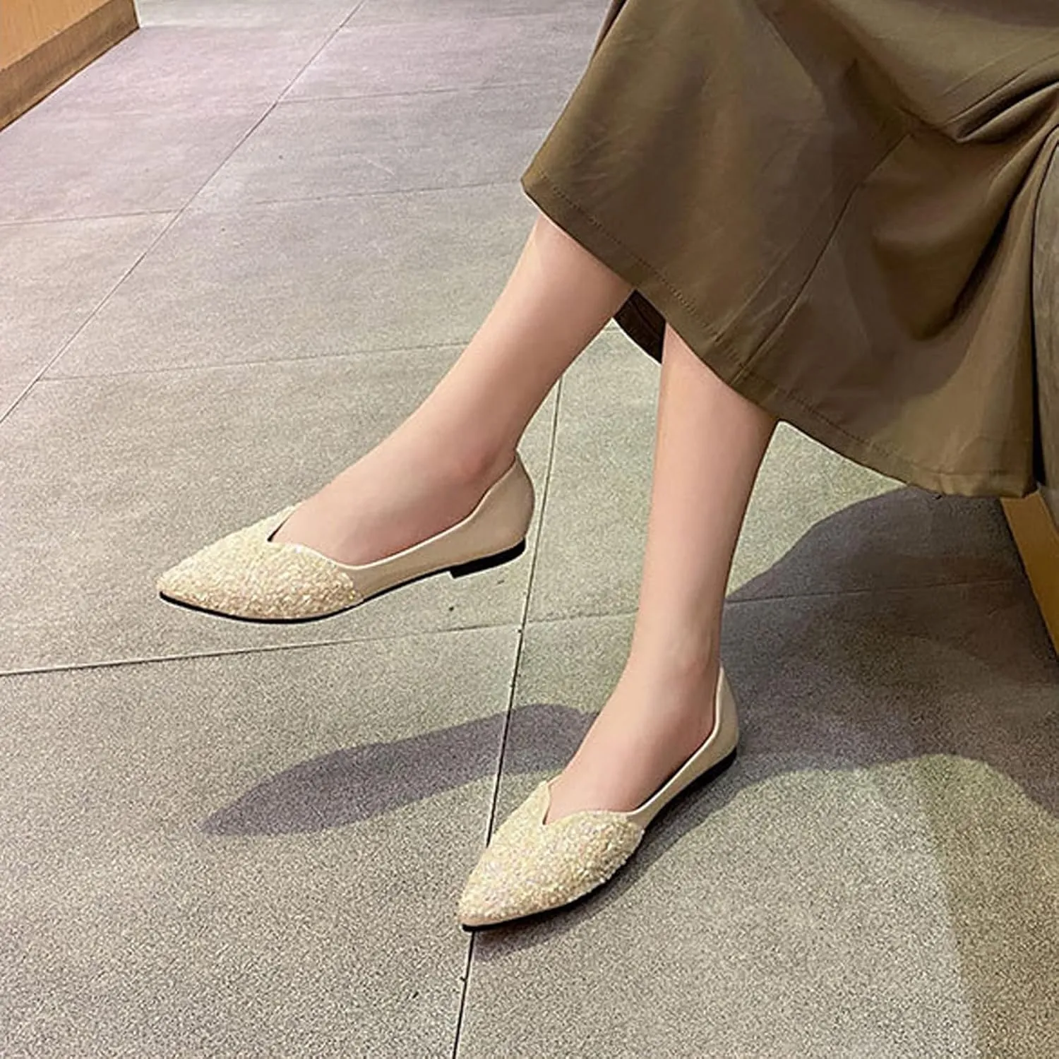 Women's Rhinestone Pointed Toe Ballet Flats Dress Shoes,Comfortable Soft Memory Foam Slip-On Low Heel Loafers Sparkly Party Wedding Flat Shoes
